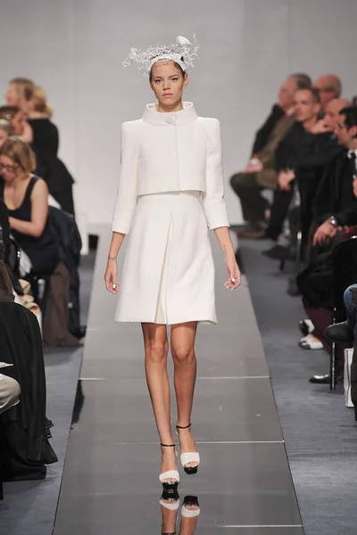 Look 1